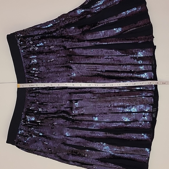 Banana Republic Navy Blue High Waist Pleated Flowy Sequin Skirt/  SIZE 4. - Picture 6 of 9